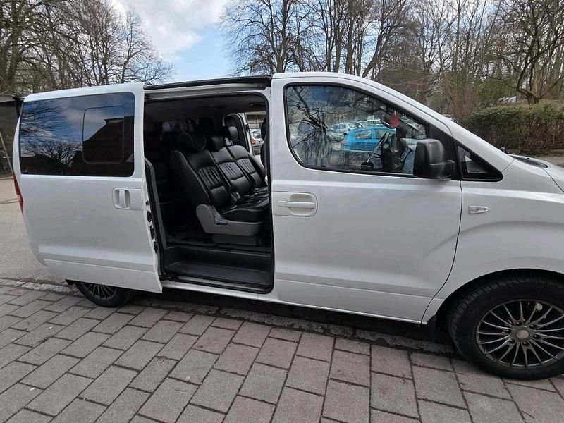 Gebraucht Hyundai H-1 175 PS (128 kW) 2011 Weiß Van / Kleinbus