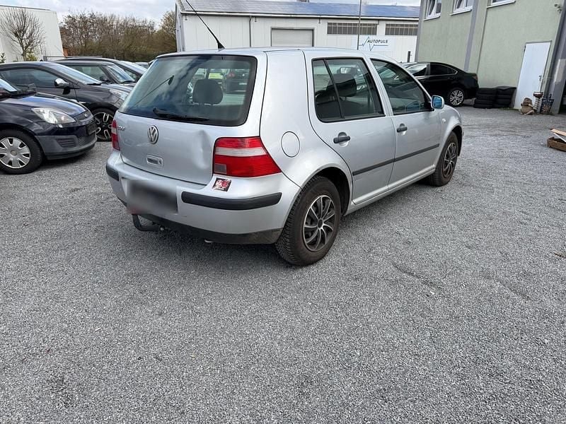 Gebraucht VW Golf IV 75 PS (55 kW) 2002 Kleinwagen