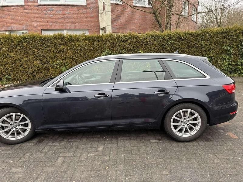 Gebraucht Audi A4 Sport 150 PS (110 kW) 2016 Blau Kombi