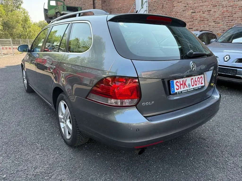 Gebraucht VW Golf VI Comfortline 105 PS (77 kW) 2010 Grau Kombi