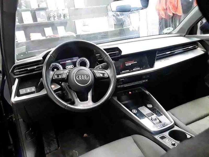 Second-hand Audi A3 Advanced 110 CP (80 kW) 2023 Albastru Berlinǎ