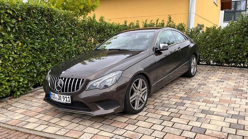 Braun Gebraucht 2013 Mercedes E350 Elegance Coupé | 20.900 € (Guter Preis) - Bild 1/4