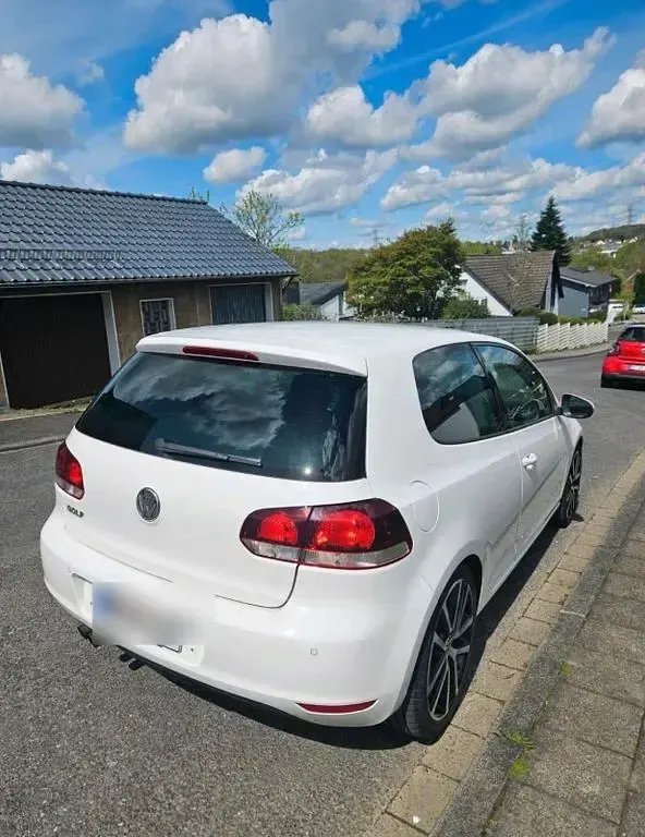 Gebraucht VW Golf VI Highline 140 PS (102 kW) 2010 Weiß Kleinwagen