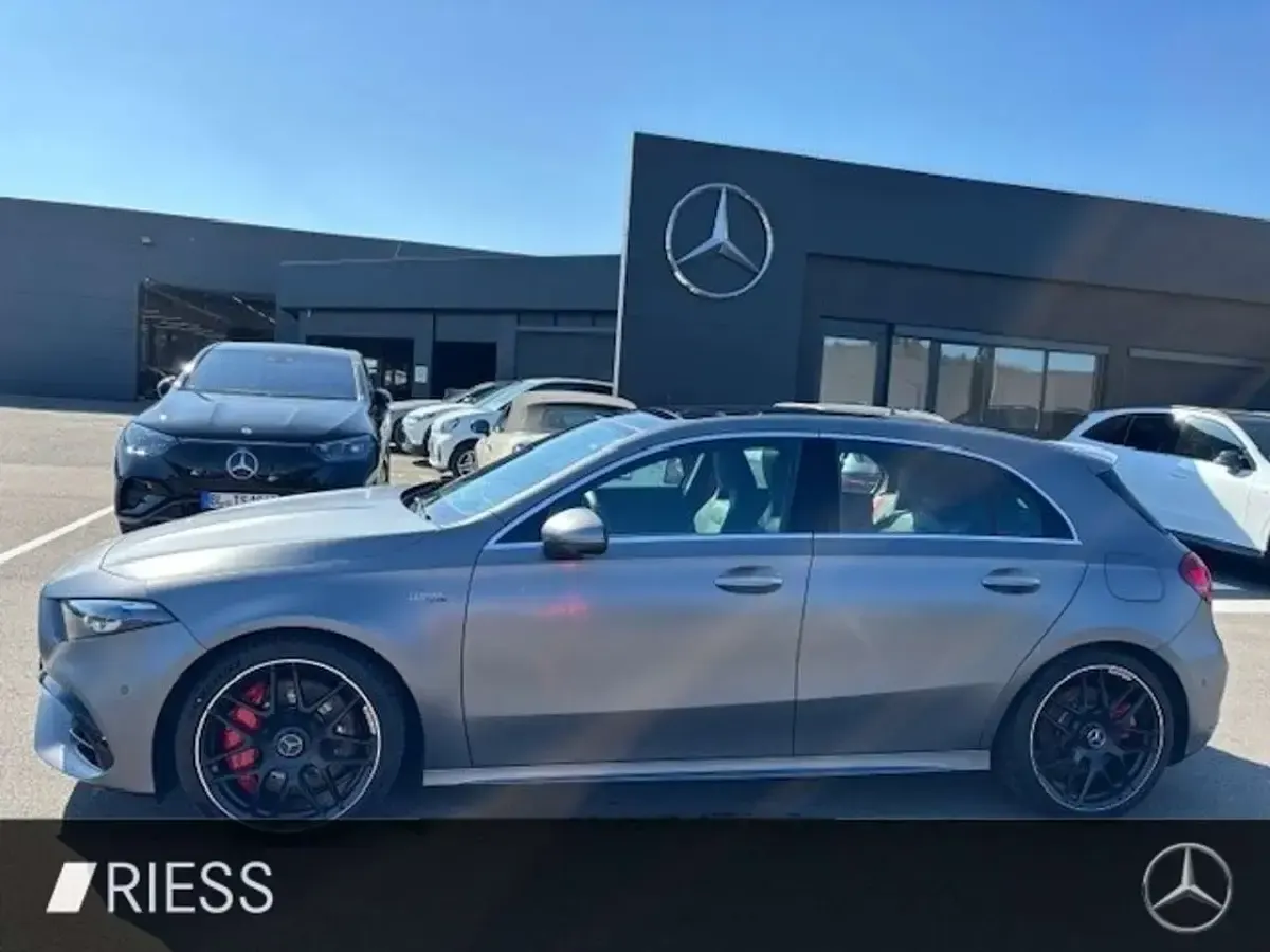 Gebraucht Mercedes A45 AMG Premium Plus 422 PS (310 kW) 2025 Manufaktur magno lack manufaktur mountaingrau magn Limousine