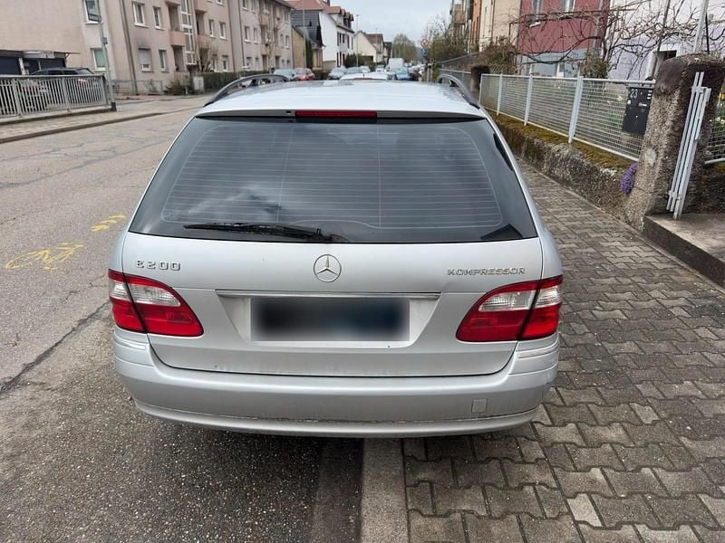 Gebraucht Mercedes E200 163 PS (119 kW) 2006 Silber Kombi