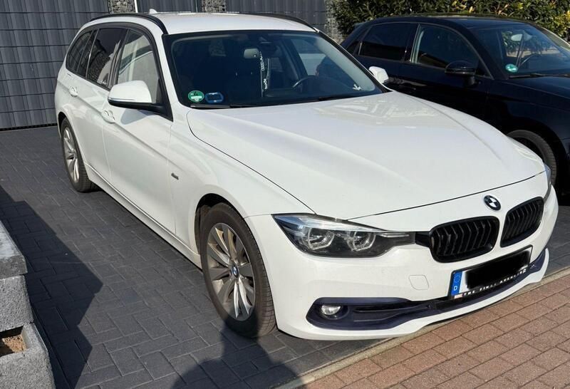 Weiß Gebraucht 2018 BMW 320 Sport Line Kombi | 17.899 € (Teuer) - Bild 1/4