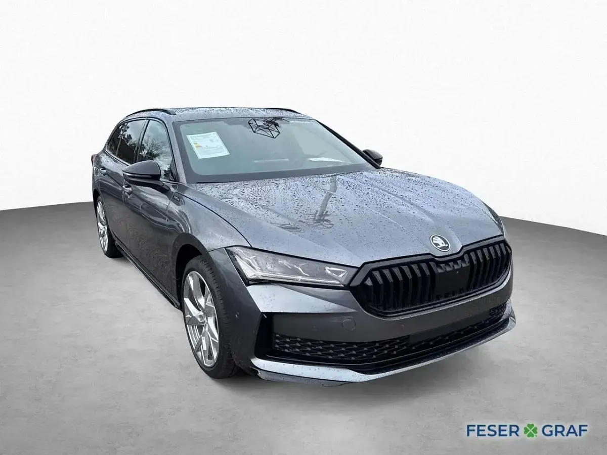 Neu Skoda Superb Suite 265 PS (194 kW) 2026 Graphitegrau metallic Kombi