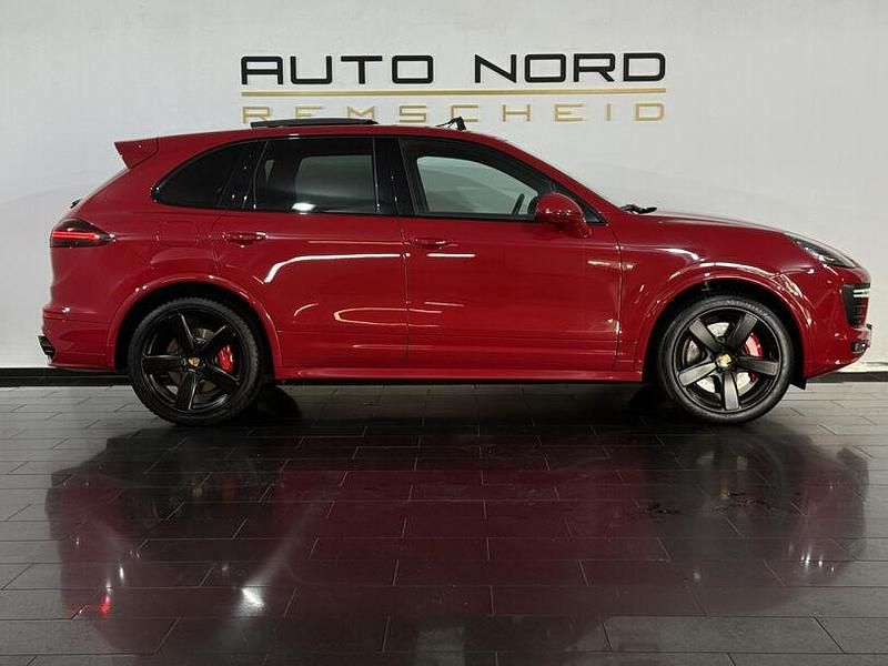 Gebraucht Porsche Cayenne 441 PS (324 kW) 2017 Rot SUV