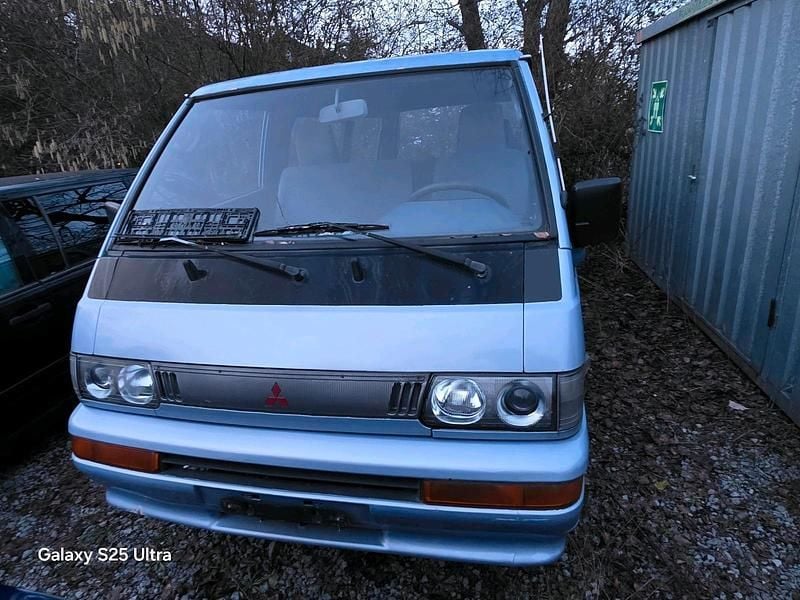 Gebraucht Mitsubishi L300 69 PS (50 kW) 1997 Blau Kombi