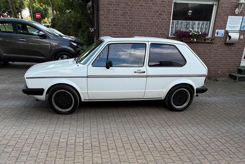 Gebraucht VW Golf I 50 PS (36 kW) 1983 Weiß Kleinwagen