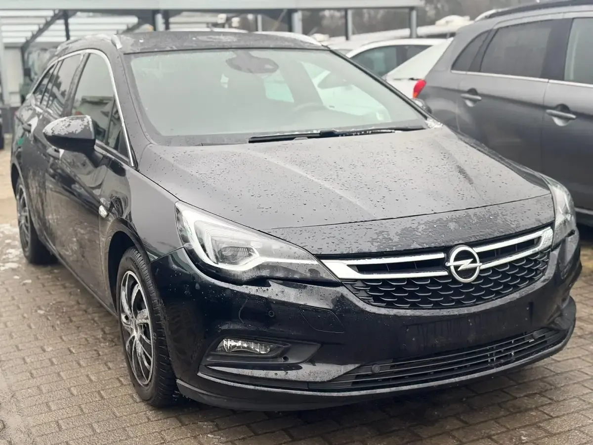 Używany Opel Astra 2018 Czarny Coupe