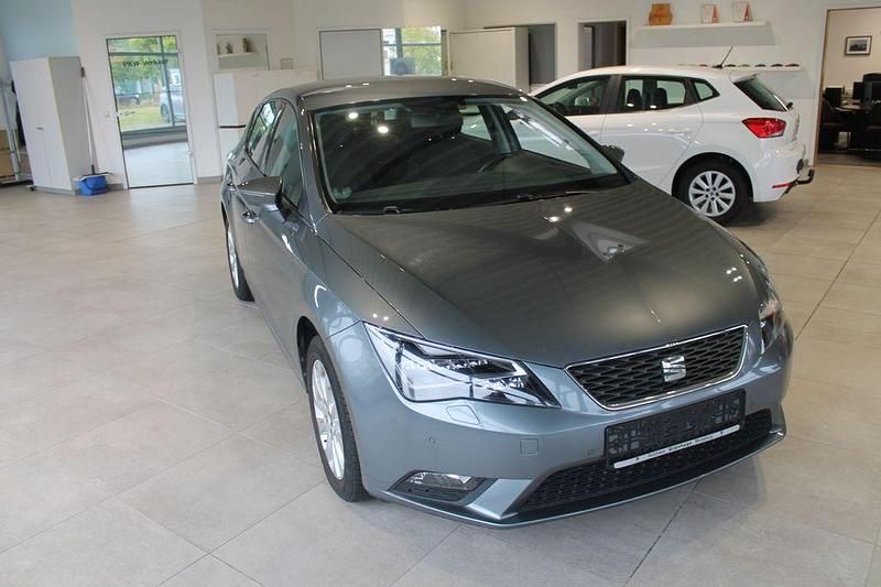 D grau/monsungrau/pirineos gre Gebraucht 2013 Seat Leon Style Limousine | 7.800 € (Fairer Preis) - Bild 1/4