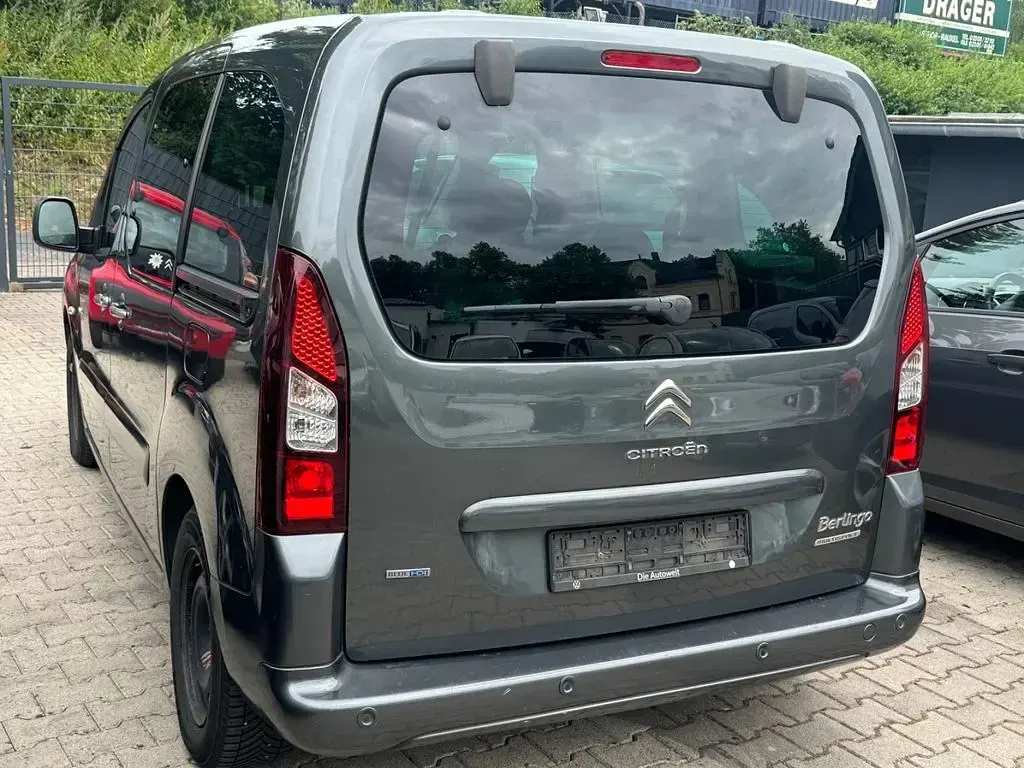 Gebraucht Citroën Berlingo SELECTION 99 PS (72 kW) 2016 Grau Van / Kleinbus
