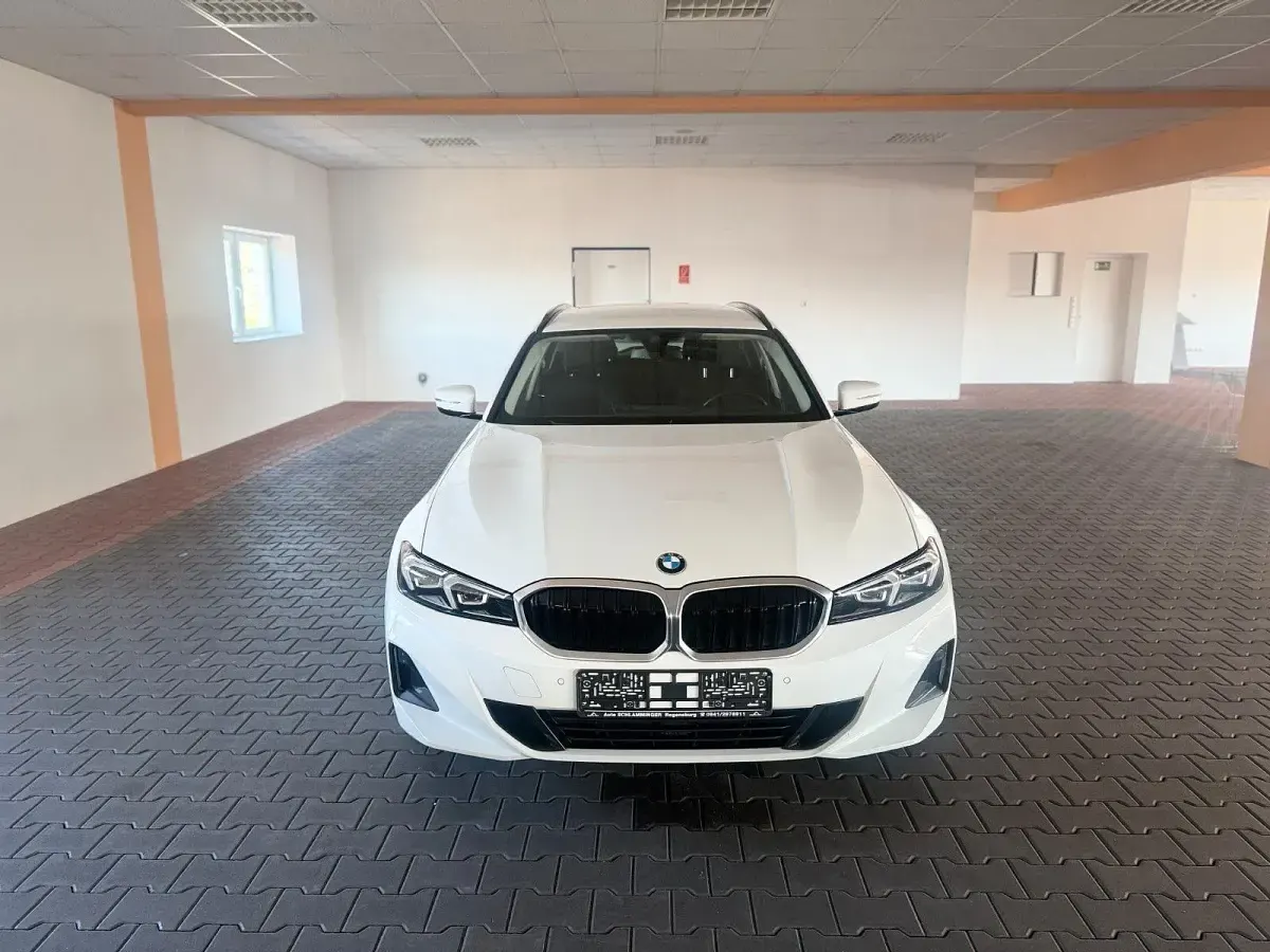 Gebraucht BMW 318 Shadowline 150 PS (110 kW) 2023 Weiß Kombi