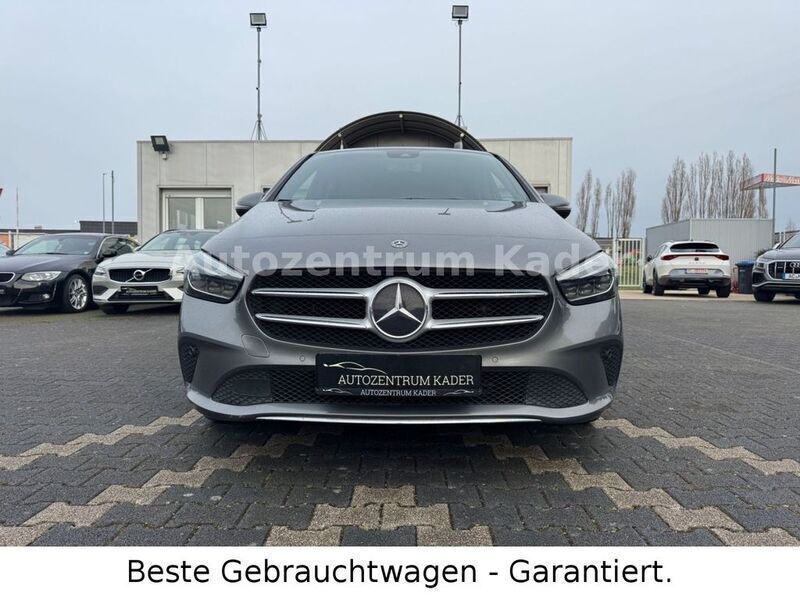 Grau Gebraucht 2019 Mercedes B200 Progressive Van / Kleinbus | 17.490 € (Fairer Preis) - Bild 1/4