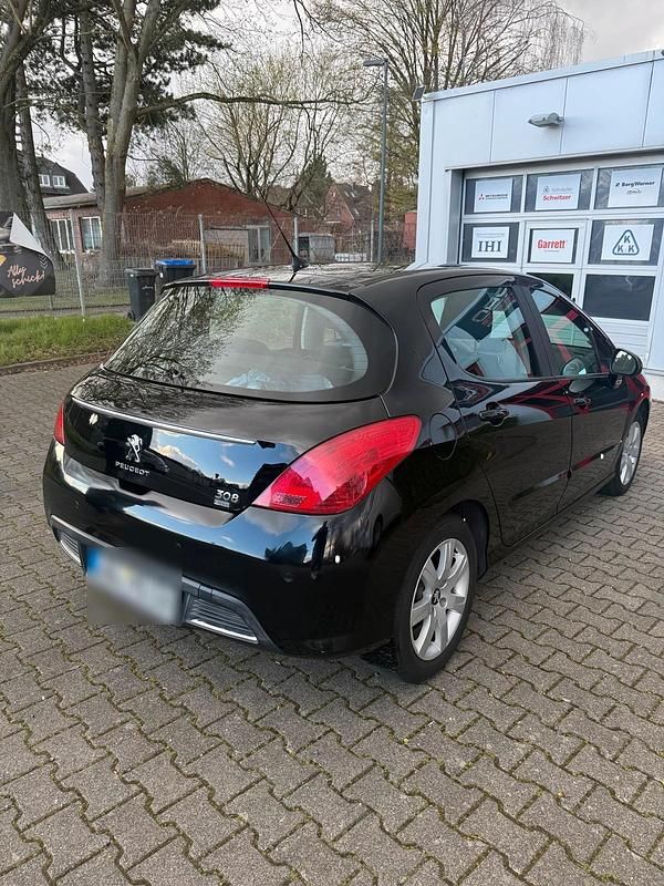 Gebraucht Peugeot 308 109 PS (80 kW) 2011 Schwarz Limousine
