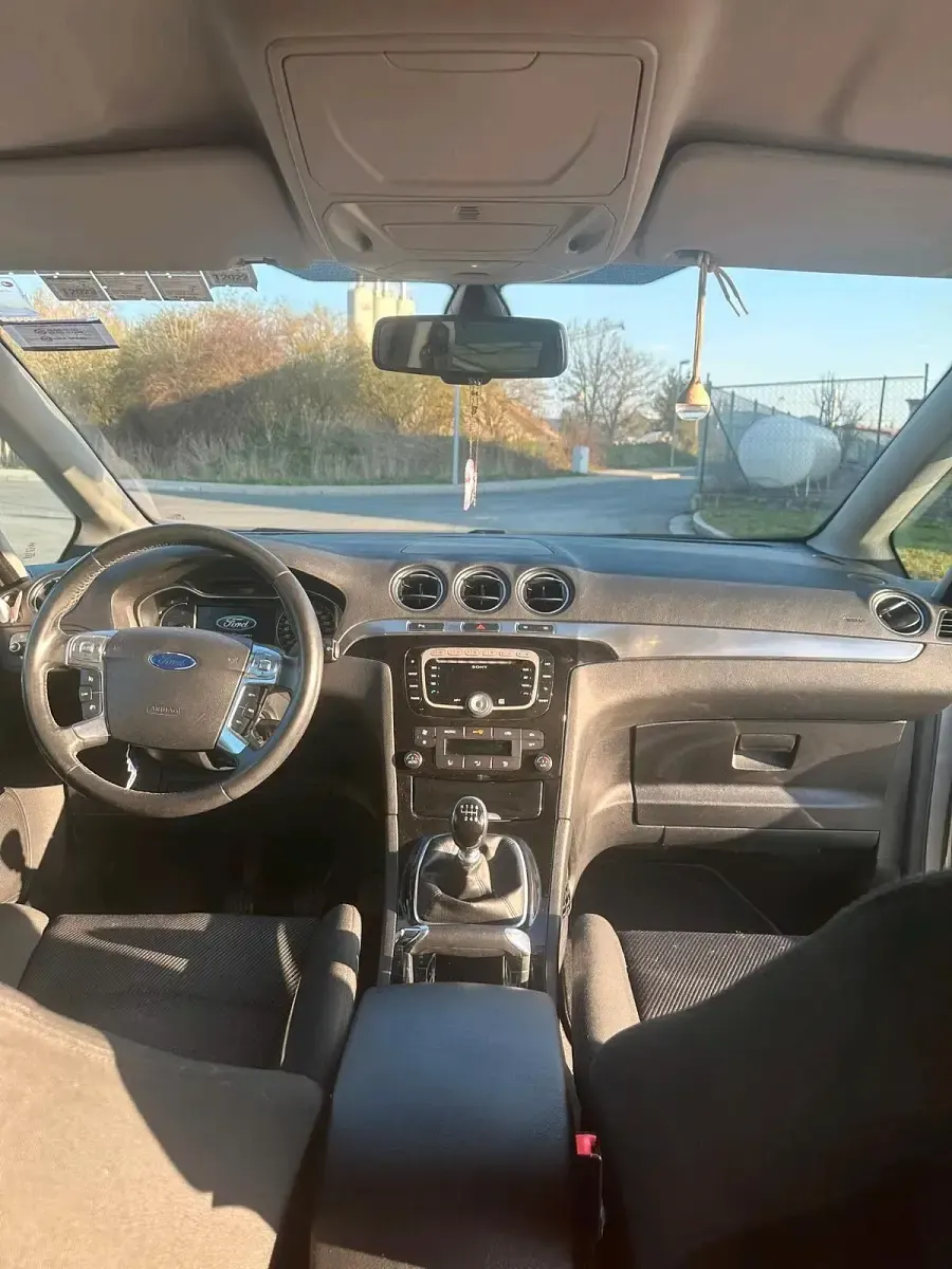 Gebraucht Ford S-MAX S 140 PS (102 kW) 2012 Silber Van / Kleinbus