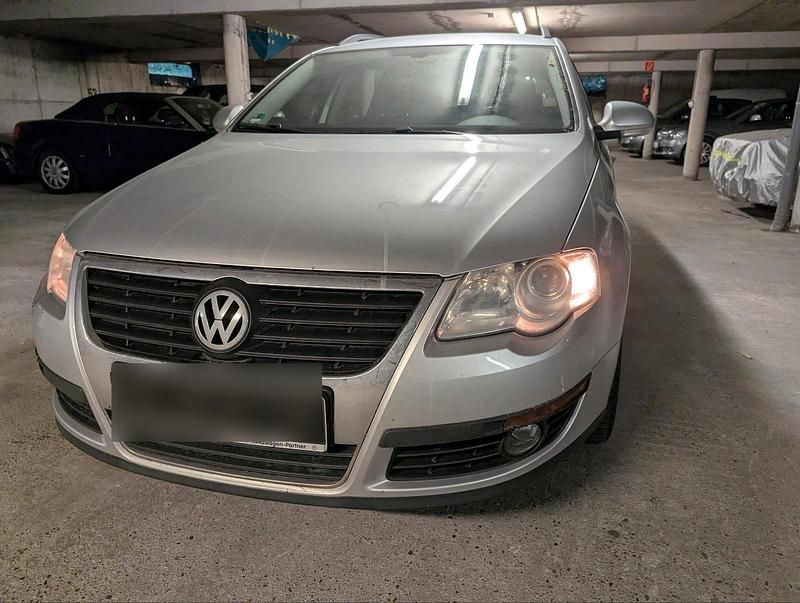 Silber Gebraucht 2005 VW Passat Kombi | 999 € (Superpreis) - Bild 1/4