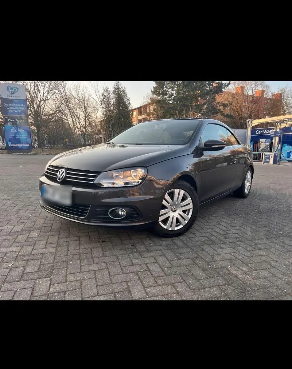 Gebraucht VW Eos Exclusive 160 PS (117 kW) 2011 Braun Cabrio