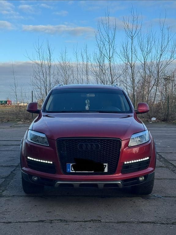 Rot Gebraucht 2007 Audi Q7 SUV | 8.000 € (Guter Preis) - Bild 1/4