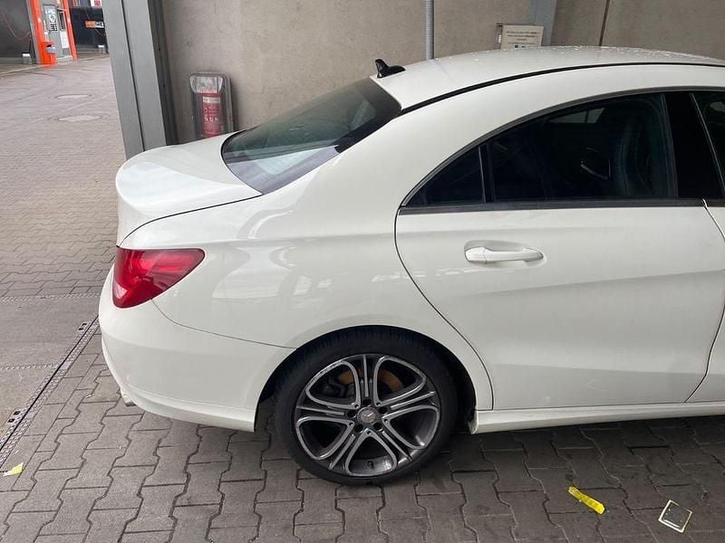 Gebraucht Mercedes CLA200 156 PS (114 kW) 2015 Weiß Coupé