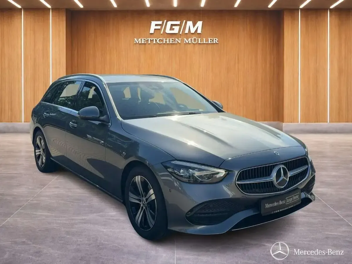 Gebraucht Mercedes C220 Avantgarde 197 PS (144 kW) 2025 Lack selenitgrau Kombi