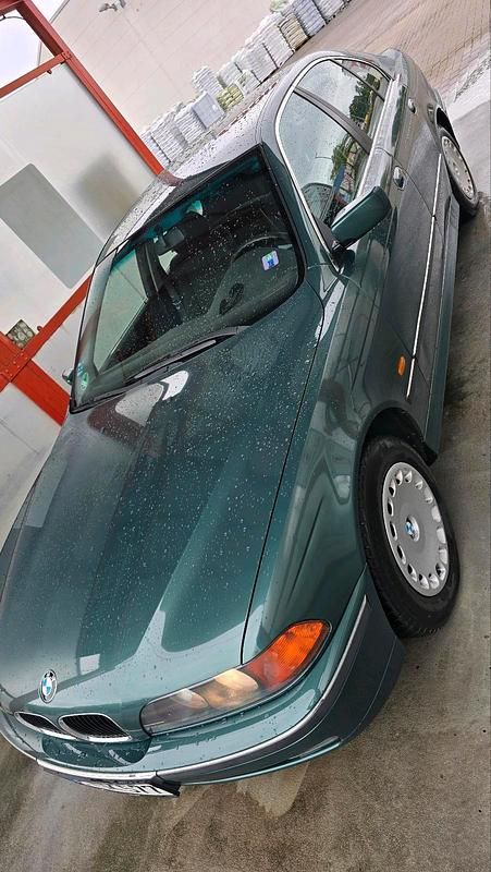 Grün Gebraucht 1997 BMW 520 Limousine | 2.599 € (Guter Preis) - Bild 1/4
