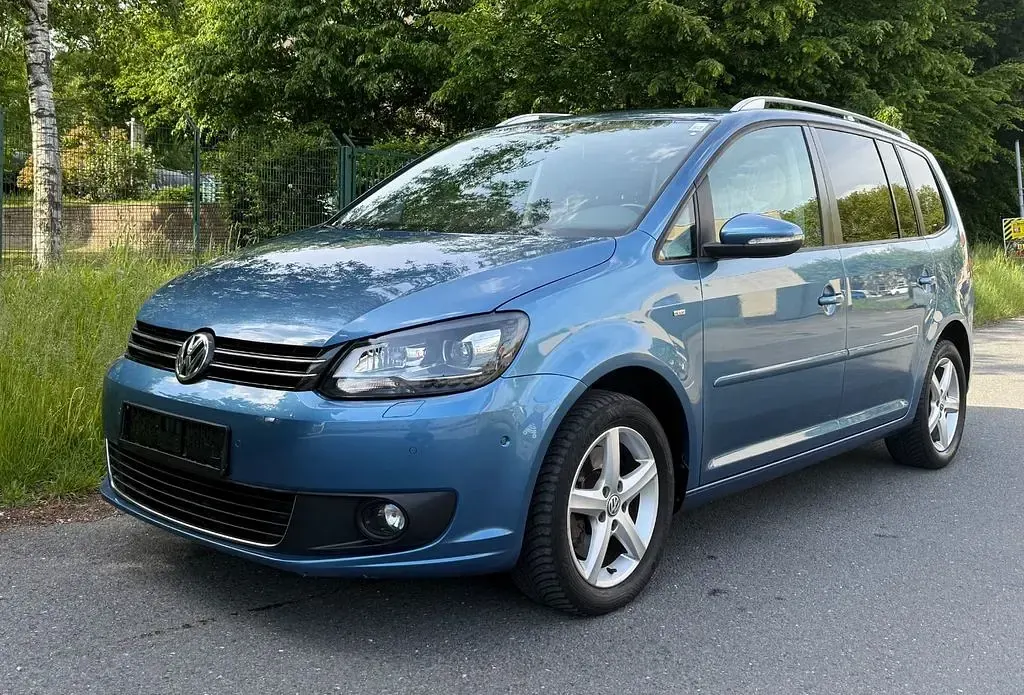 Gebraucht VW Touran Cup 140 PS (102 kW) 2014 Blau Van / Kleinbus