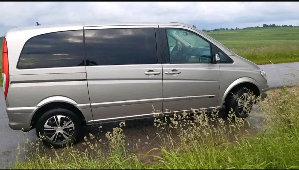 Gebraucht Mercedes Viano 150 PS (110 kW) 2009 Silber Van / Kleinbus