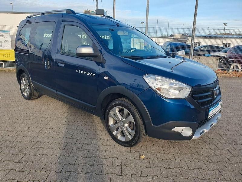 Gebraucht Dacia Dokker Stepway 116 PS (85 kW) 2017 Blau Van / Kleinbus