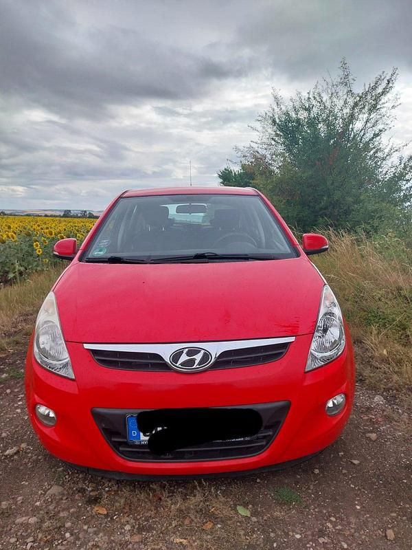 Rot Gebraucht 2011 Hyundai i20 Classic Kleinwagen | 3.200 € (Guter Preis) - Bild 1/4