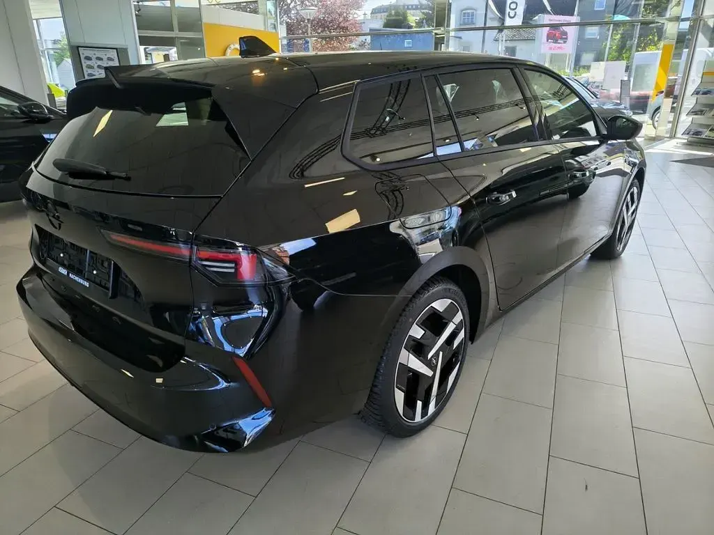 Nowe Opel Astra 114 kW (156 KM) 2026 Czarny Kombi