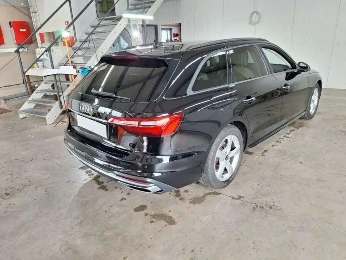 Gebraucht Audi A4 Ambiente 204 PS (150 kW) 2022 Schwarz Kombi