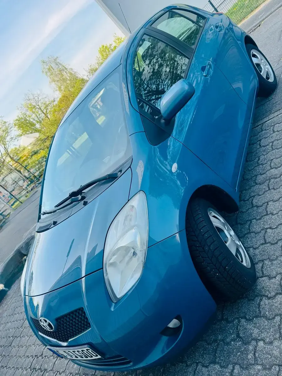 Gebraucht Toyota Yaris 87 PS (63 kW) 2006 Blau Kleinwagen