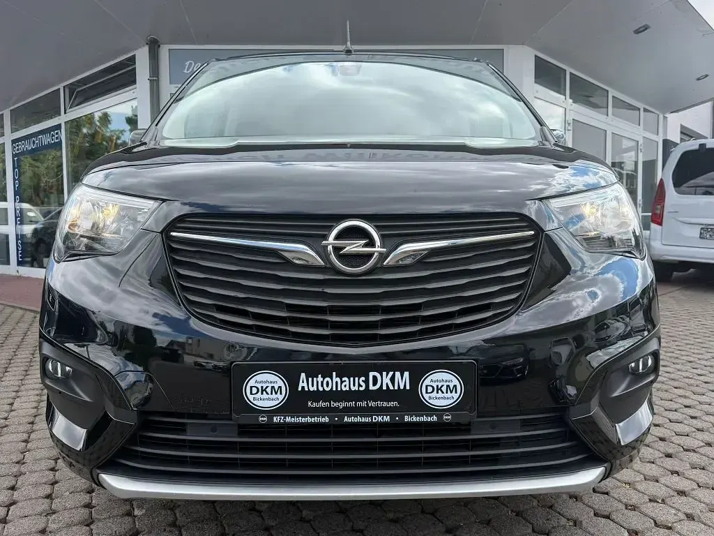 Gebraucht Opel Combo Life Ultimate 131 PS (96 kW) 2023 Diamant schwarz/karbon schwarz Van / Kleinbus