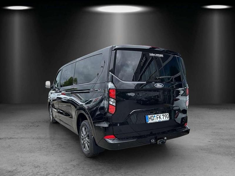 Gebraucht Ford Tourneo Titanium 170 PS (125 kW) 2025 Agate black Van / Kleinbus
