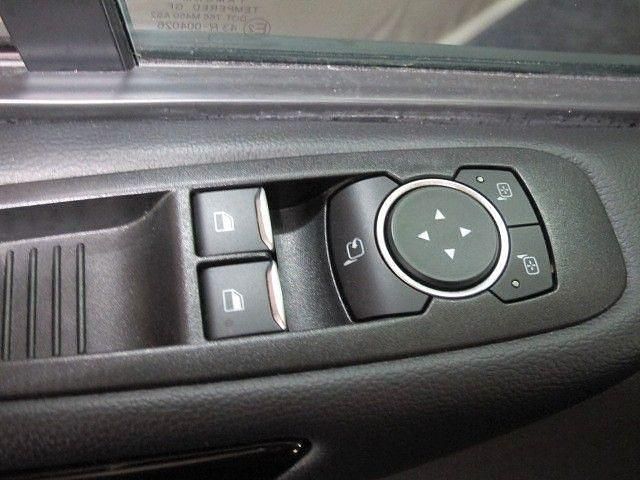 Gebraucht Ford Tourneo Titanium 170 PS (125 kW) 2023 Orange Van / Kleinbus