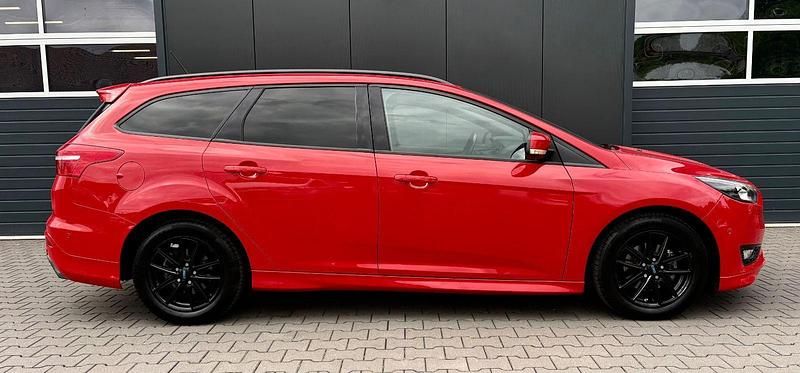 Gebraucht Ford Focus ST-Line 135 PS (99 kW) 2018 Rot Kombi
