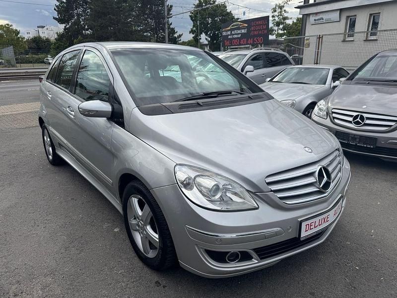 Grau Gebraucht 2007 Mercedes B200 Van / Kleinbus | 5.300 € (Fairer Preis) - Bild 1/4