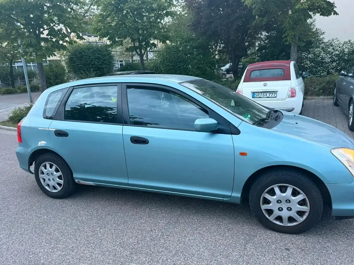 Usata Honda Civic 90 CV (66 kW) 2001 Blu Berlina