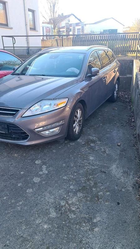 Gebraucht Ford Mondeo 140 PS (102 kW) 2014 Braun Kombi