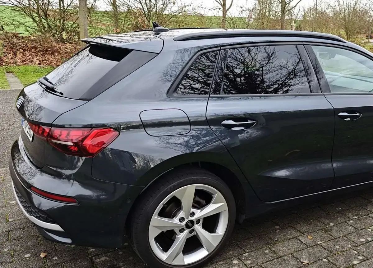 Usado Audi A3 Advanced 116 HP (85 kW) 2024 Cinzento Citadino