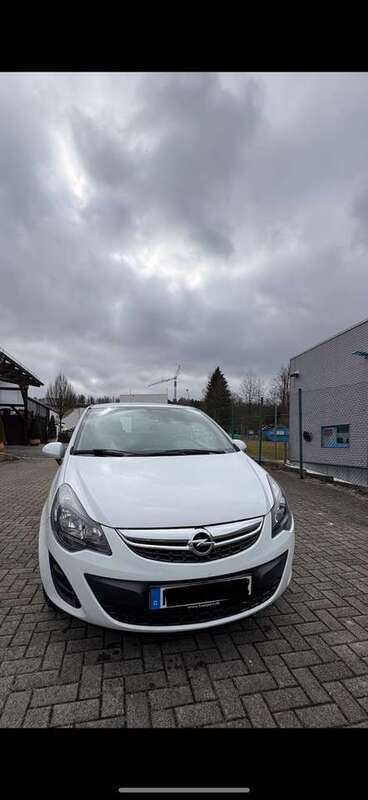 Weiß Gebraucht 2014 Opel Corsa Limousine | 4.000 € (Fairer Preis) - Bild 1/4