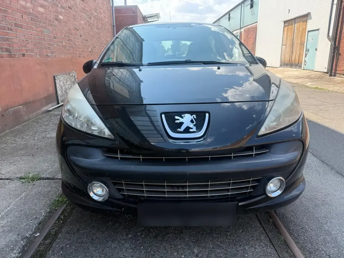 Gebraucht Peugeot 207 95 PS (69 kW) 2009 Schwarz Kleinwagen