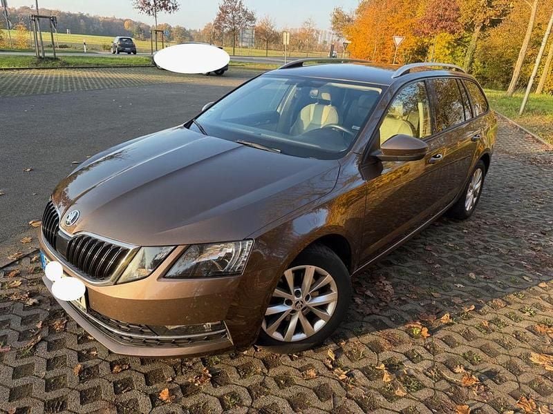 Braun Gebraucht 2017 Skoda Octavia LAURIN & KLEMENT Kombi | 9.500 € (Guter Preis) - Bild 1/4