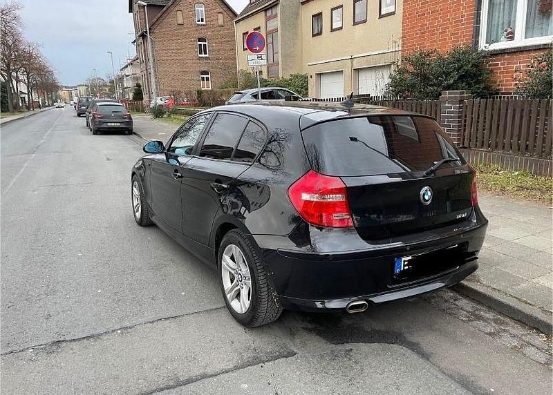 Gebraucht BMW 118 Sport Line 143 PS (105 kW) 2008 Schwarz Kleinwagen