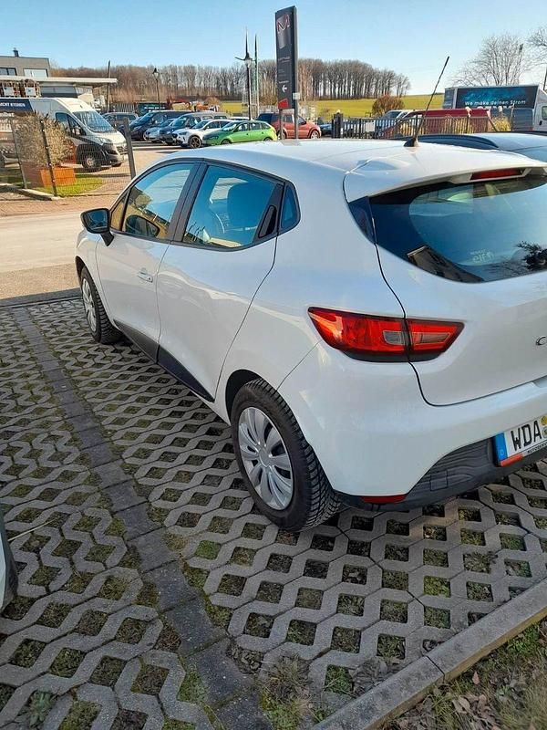 Gebraucht Renault Clio IV Dynamique 73 PS (53 kW) 2015 Weiß Kleinwagen