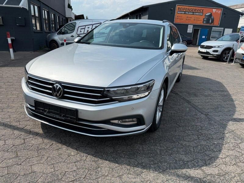 Silber Gebraucht 2021 VW Passat Business Kombi | 16.490 € (Superpreis) - Bild 1/4