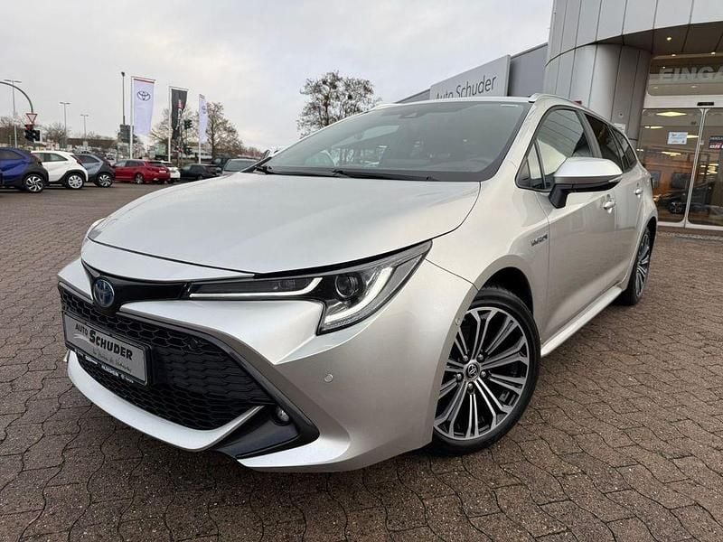Silber Gebraucht 2021 Toyota Corolla Team Limousine | 23.990 € (Etwas zu teuer) - Bild 1/4