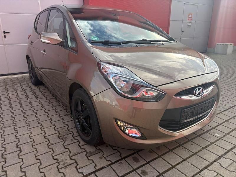 Gebraucht Hyundai ix20 116 PS (85 kW) 2014 Braun Kleinwagen